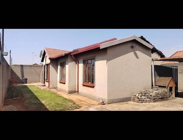 3 BEDROOM HOUSE FOR SALE IN VOSLOORUS